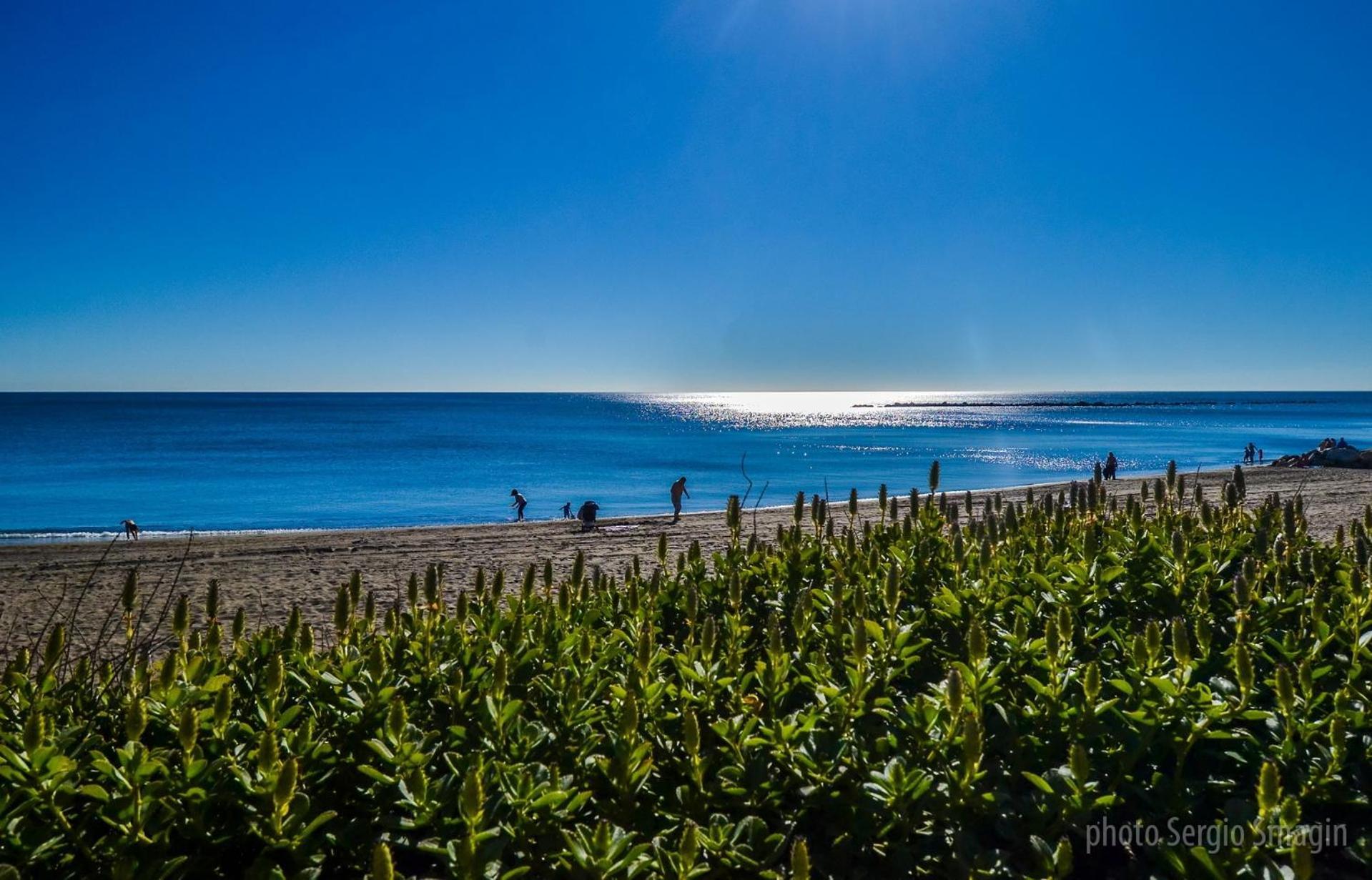 714 Iris Apartamento - Vista Al Mar - Cerca De Tren, Restaurantes, Tiendas - Playa A 10 Min Caminando ベナルマデナ エクステリア 写真