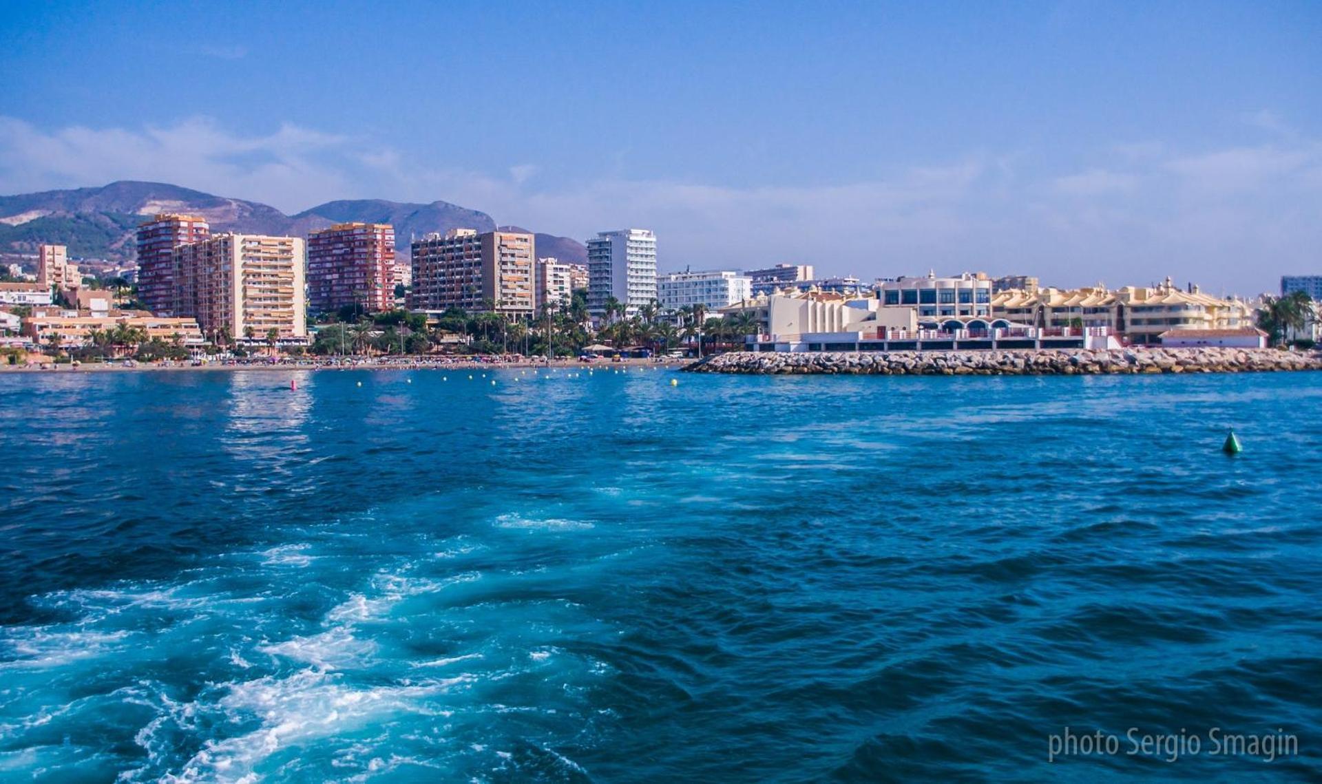 714 Iris Apartamento - Vista Al Mar - Cerca De Tren, Restaurantes, Tiendas - Playa A 10 Min Caminando ベナルマデナ エクステリア 写真